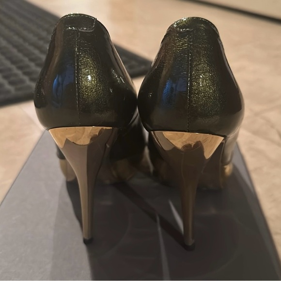 ALEXANDER MCQUEEN - patent leather heels - great condition!!! - Picture 5 of 6